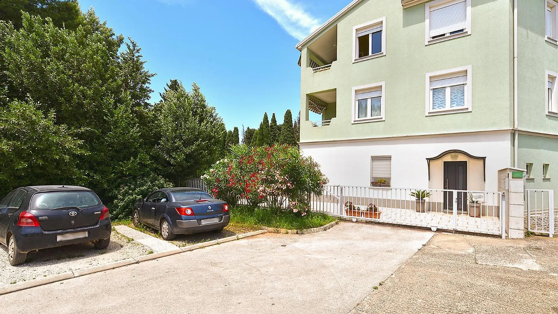 Apartment Karolina 2343 プーラ